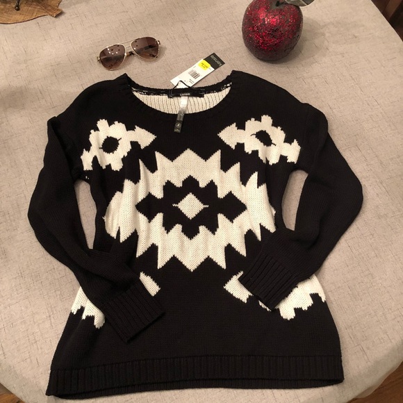 Kensie Sweaters - Kensie $89 Black & White Sweater New